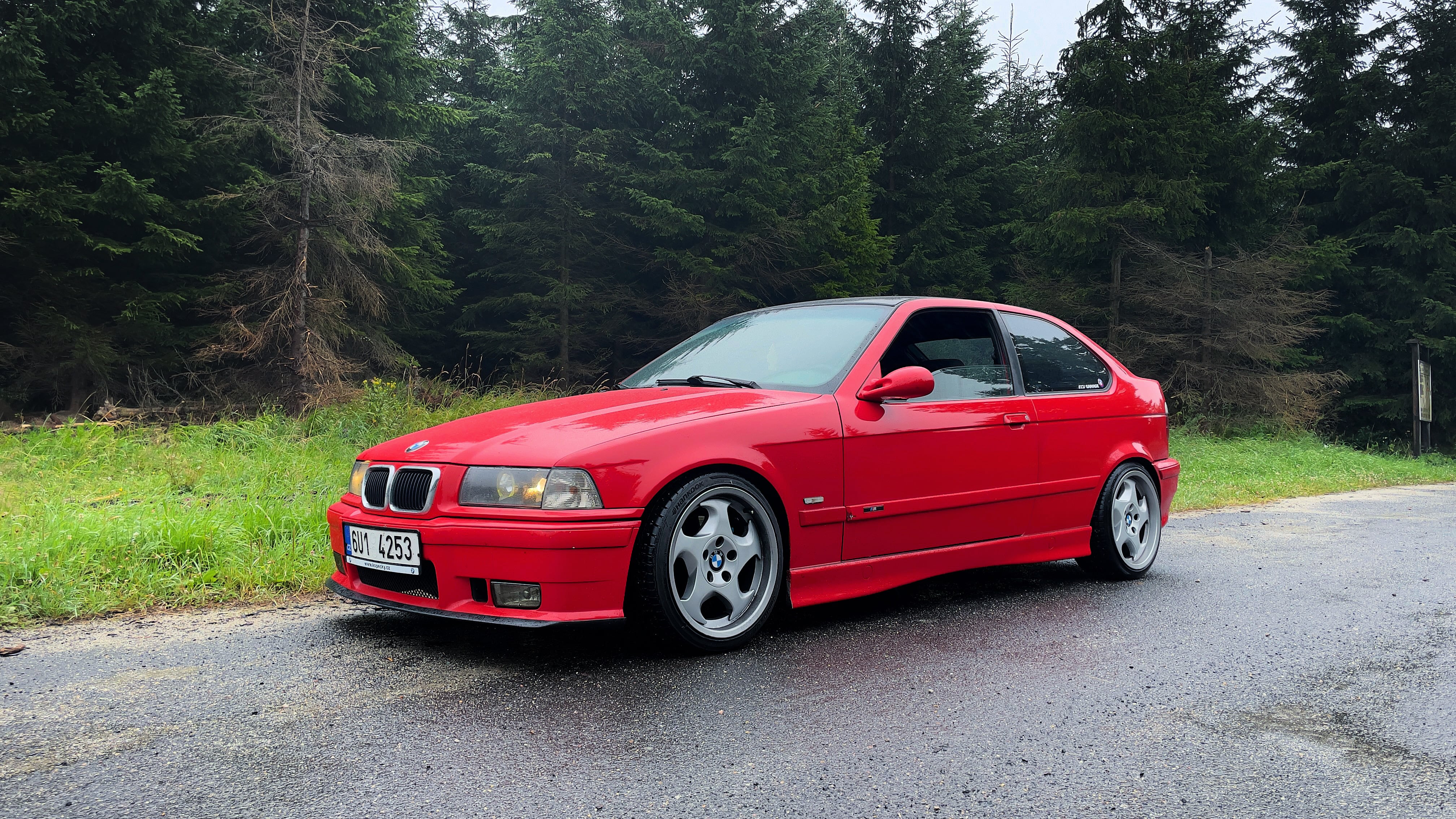 bmw-e36-325i-146kw-od-wallysz-1-min